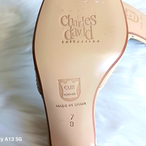 Charles David Collection Women's Beige Leather Slides Sz 7B - Picture 6 of 9